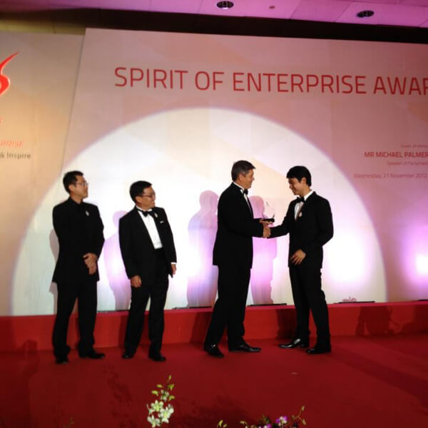 CEO & Founder Zwee Wee Zihuan awarded the spirit of enterprise honoree award. Digital expert / innovation consultant, Savant Degrees image